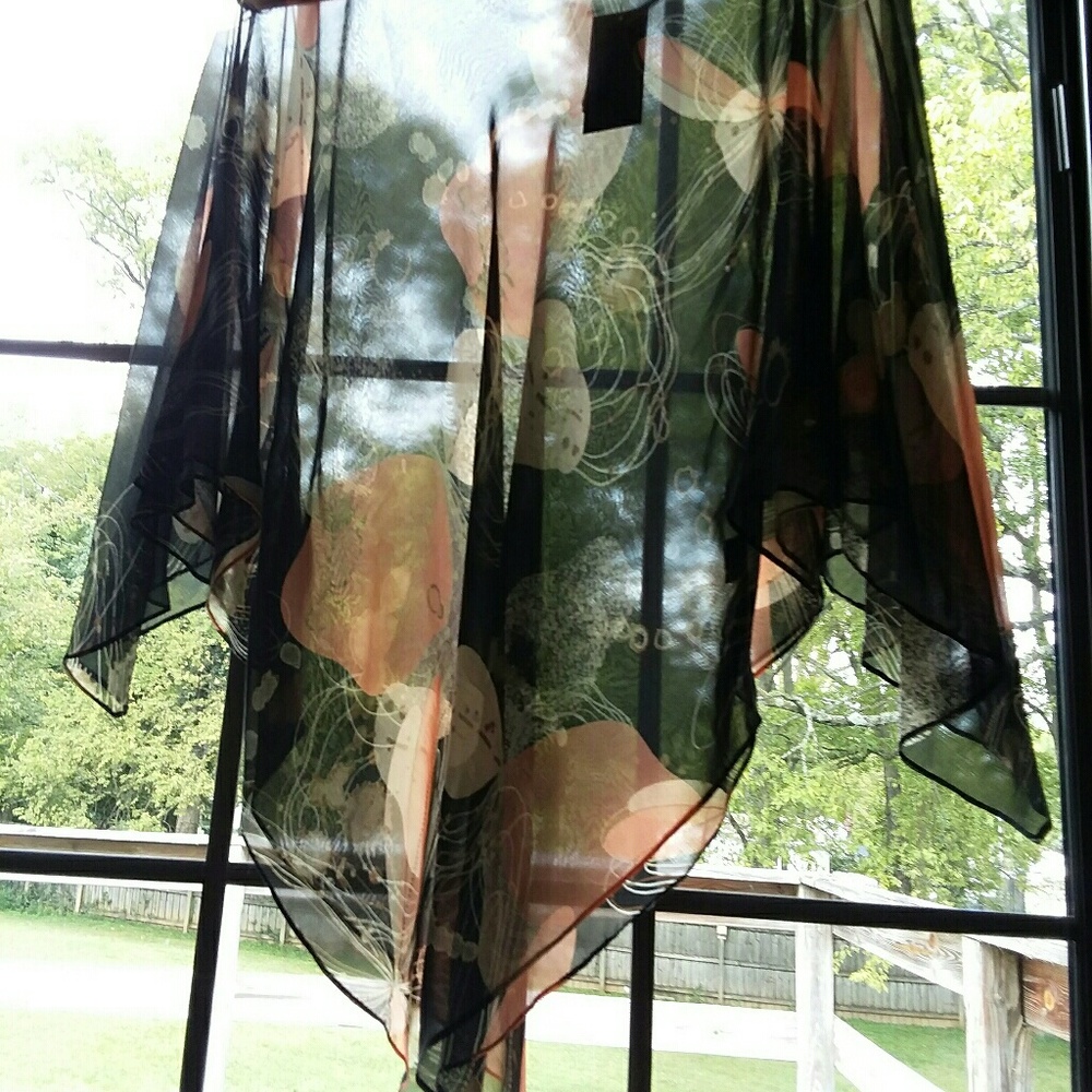Price drop!DanaBuchman 100%Silk poncho style shawl